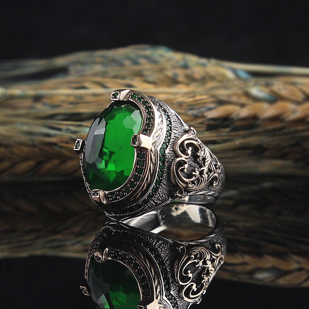 925 Sterling Silver Men's Ring with Green Zircon Stone
