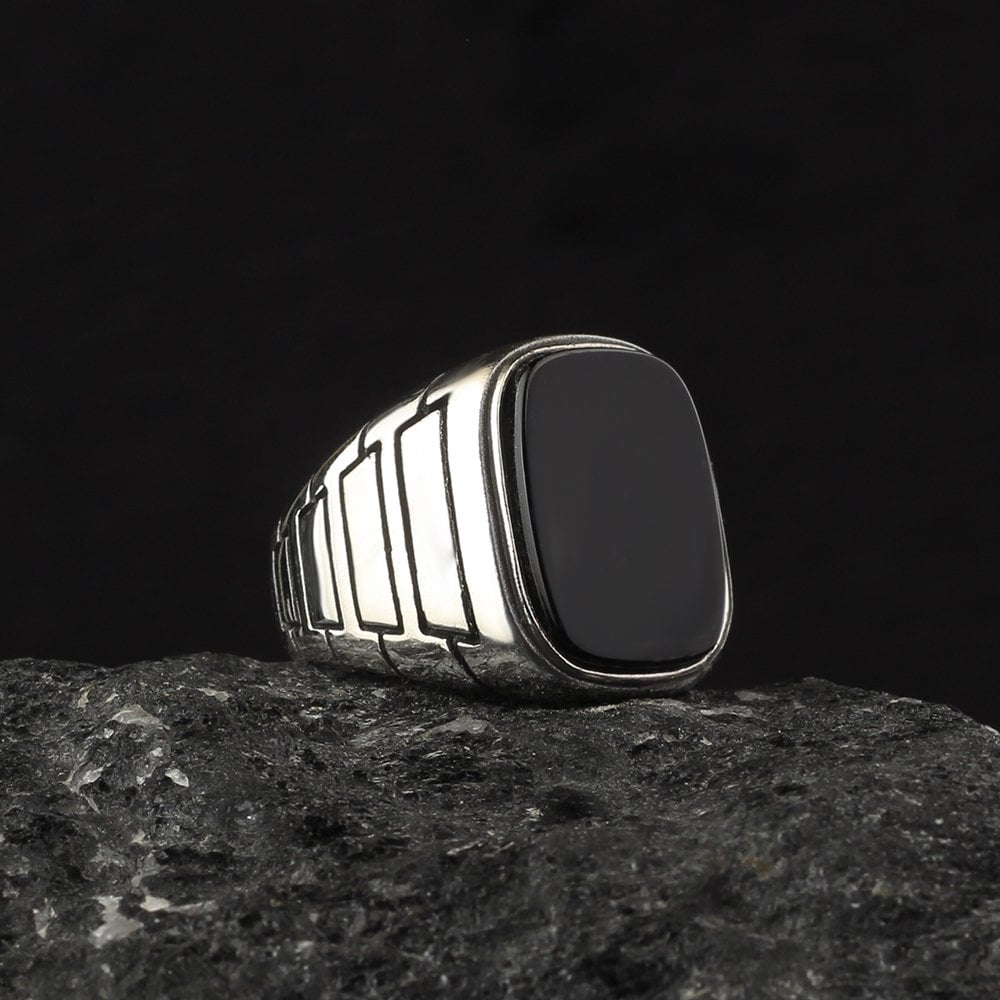 925 Sterling Silver Men's Ring with Black Agate Stone